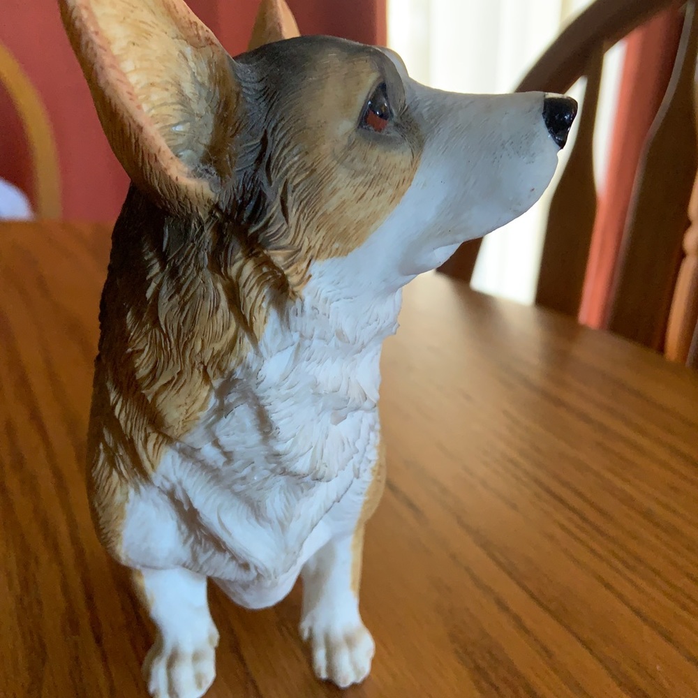 Pembroke Welsh Corgi Figurine - Picture 5 of 6